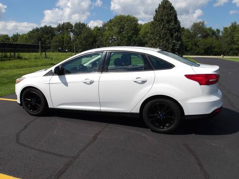 Used 2017 Ford Focus SE FWD image 12