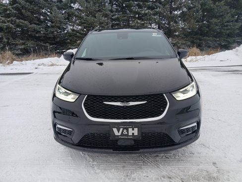 New 2026 Chrysler Pacifica Select image 2