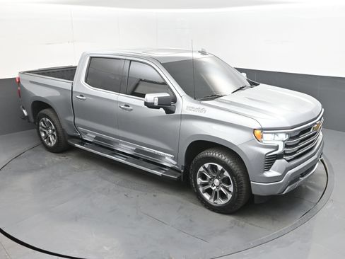 Used 2025 Chevrolet Silverado 1500 High Country AWD/4WD image 30