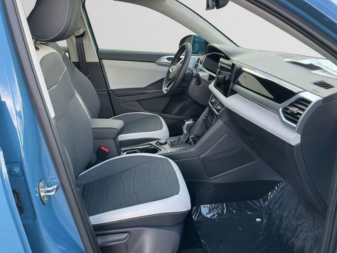 New 2026 Volkswagen Taos SE image 15
