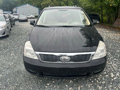 Used 2012 Kia Sedona LX image 9