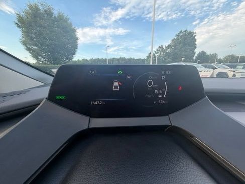 Used 2025 Toyota Prius LE FWD image 10