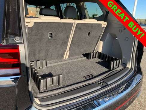 Used 2024 Volkswagen Atlas SEL Premium R-Line image 9