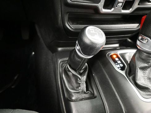 Used 2020 Jeep Gladiator Sport w/ Quick Order Package 24S AWD/4WD image 26