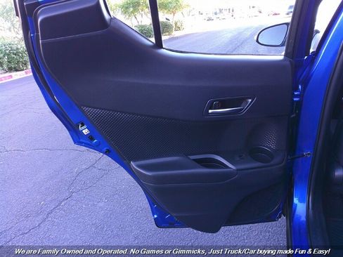 Used 2020 Toyota C-HR XLE image 18