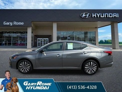 Used 2025 Nissan Altima 2.5 SV AWD/4WD image 5