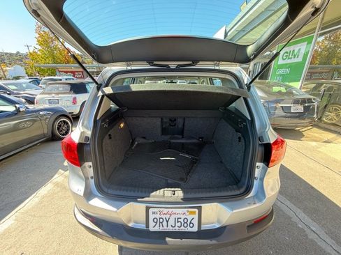 Used 2017 Volkswagen Tiguan S image 12