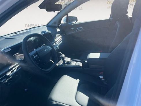 New 2026 Kia Sportage EX w/ EX Panorama Roof Package FWD image 9