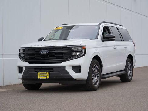 Used 2025 Ford Expedition Active AWD/4WD image 7