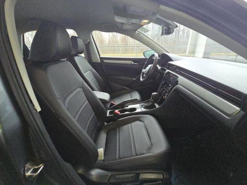Used 2020 Volkswagen Passat 2.0T SE image 9