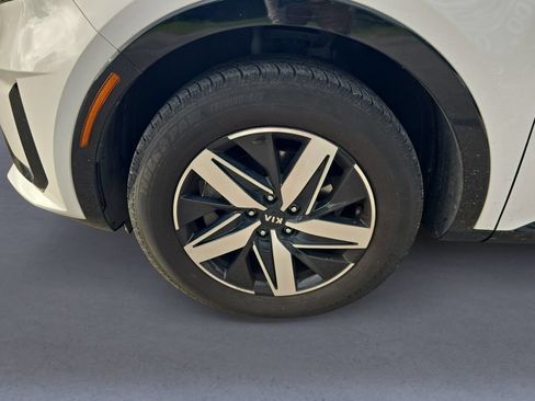 Used 2021 Kia Sorento S w/ Panoramic Sunroof Package FWD image 11
