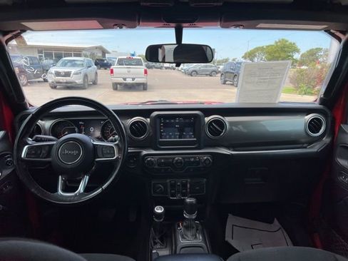 Used 2020 Jeep Wrangler Unlimited Sahara image 19