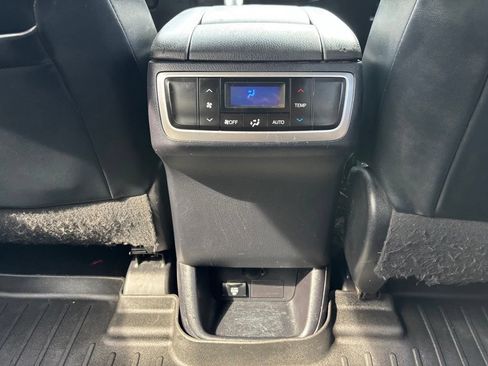 Used 2014 Toyota Highlander XLE FWD image 30