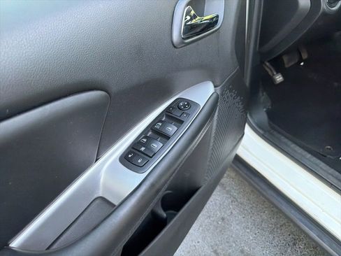 Used 2019 Dodge Journey SE FWD image 36
