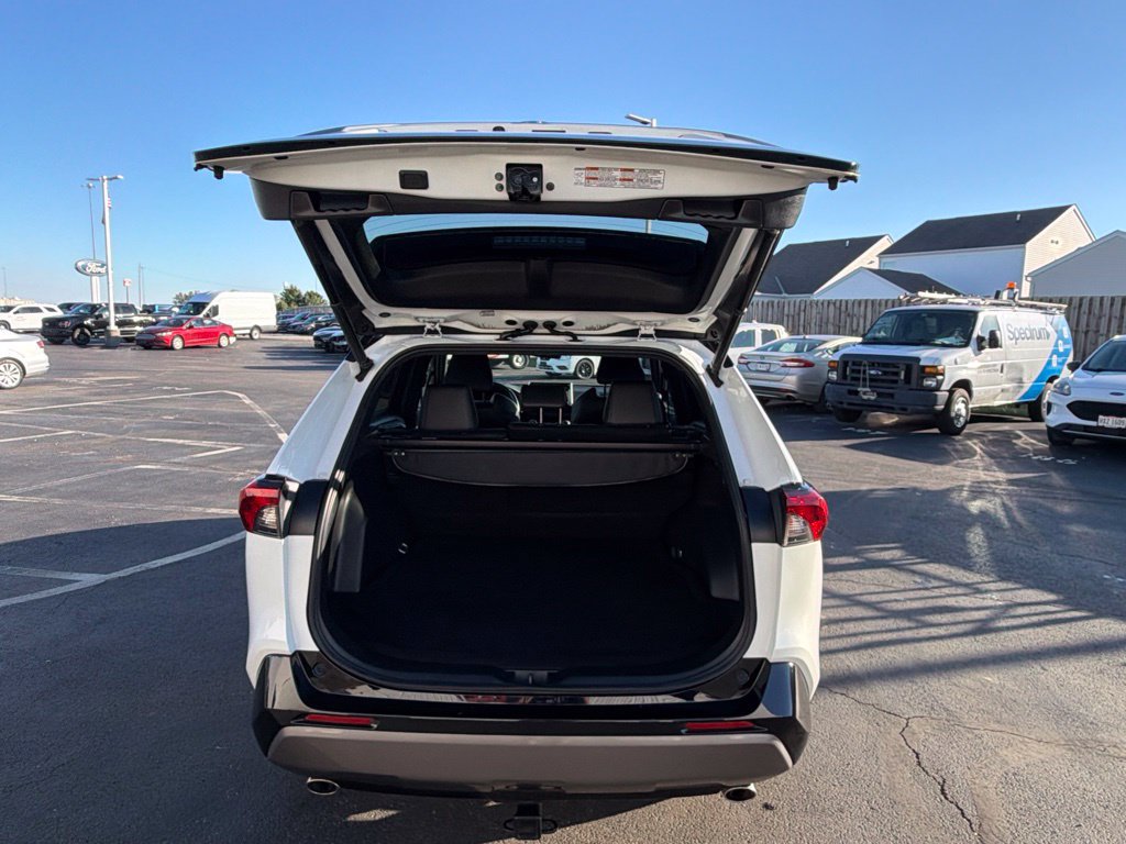 Used 2019 Toyota RAV4 XSE w/ XSE Weather Package AWD/4WD image 53