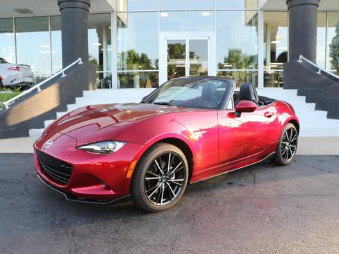 Certified 2026 MAZDA MX-5 Miata Grand Touring w/ Appearance Package RWD image 1