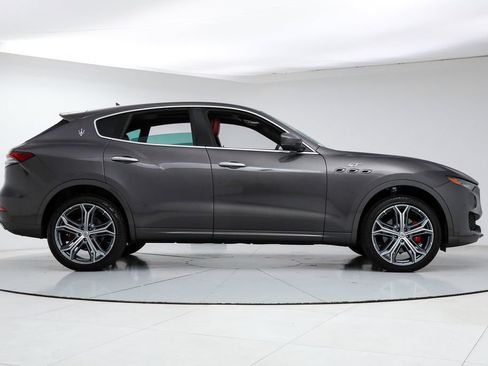 Certified 2023 Maserati Levante GT AWD/4WD image 6