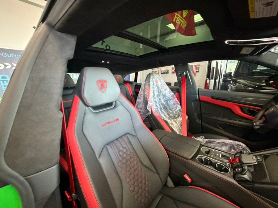 Used 2023 Lamborghini Urus S AWD/4WD image 56