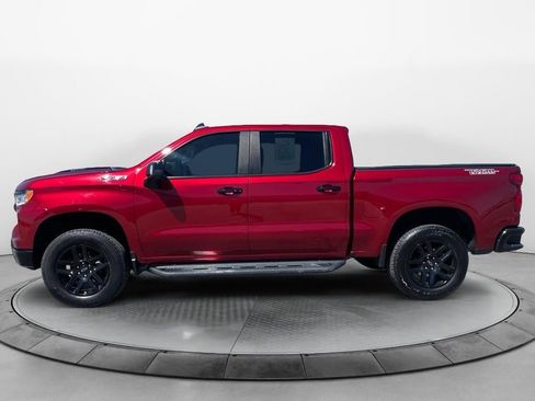 Used 2022 Chevrolet Silverado 1500 LT Trail Boss w/ LT Trail Boss Premium Package AWD/4WD image 2