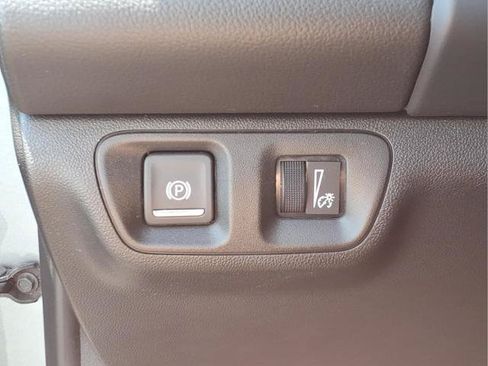 Used 2023 GMC Acadia SLT w/ Elevation Edition FWD image 21