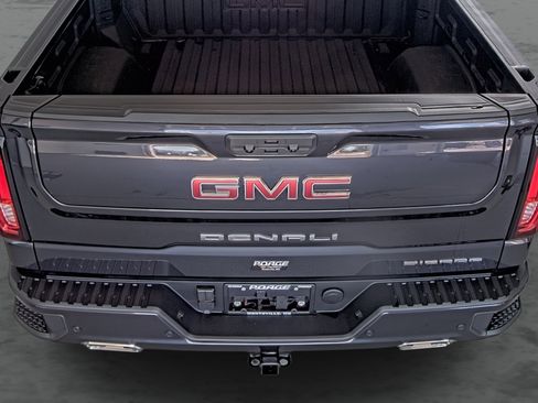 Used 2025 GMC Sierra 1500 Denali w/ Denali Reserve Package AWD/4WD image 12
