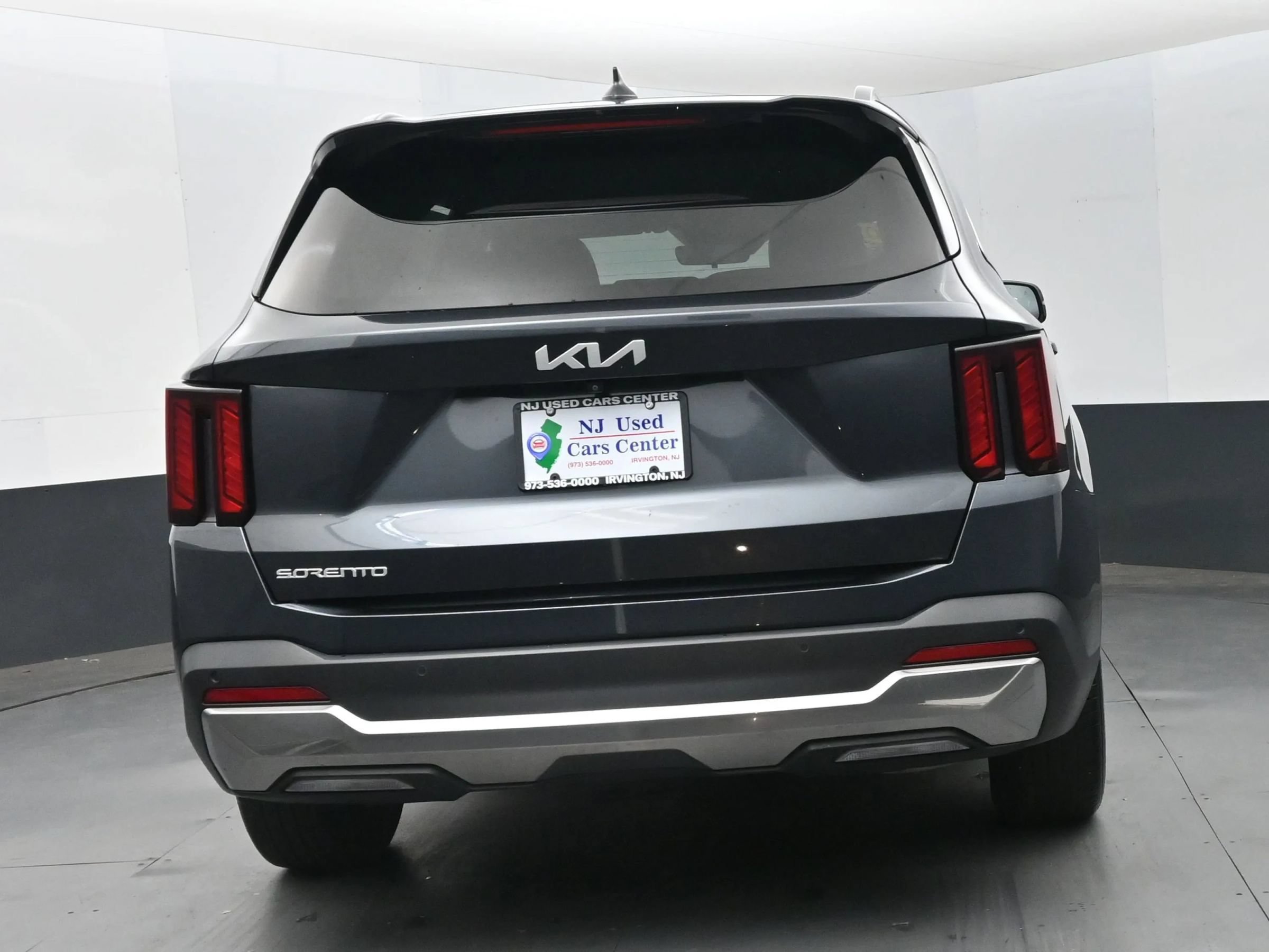 Used 2024 Kia Sorento S FWD image 6