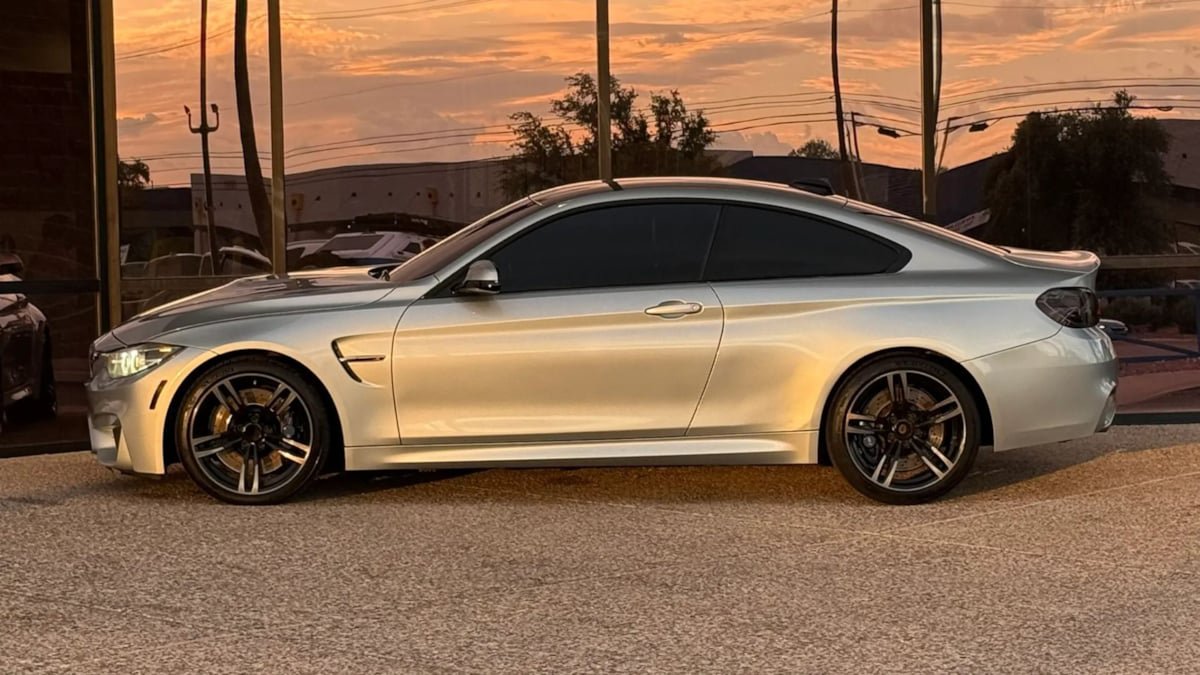 Used 2018 BMW M4 Coupe RWD image 4