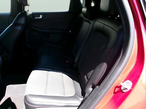 Used 2024 Ford Escape ST-Line image 10