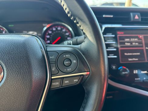 Used 2020 Toyota Camry XSE image 18