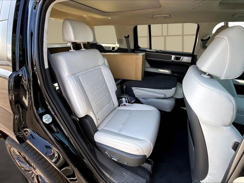 New 2025 Hyundai Santa Fe Calligraphy AWD/4WD image 10