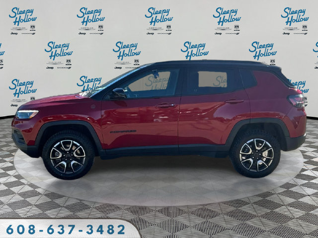 Used 2025 Jeep Compass Trailhawk w/ Trailhawk Elite Group AWD/4WD image 8