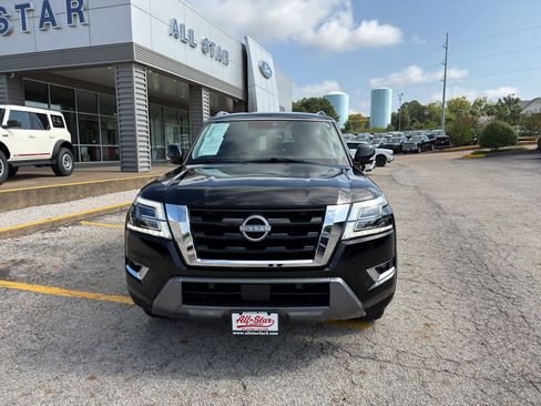 Used 2023 Nissan Armada SV w/ Cargo Package RWD image 2