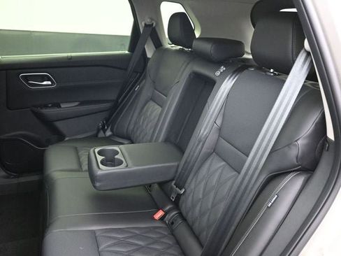 New 2026 Nissan Rogue Platinum image 29