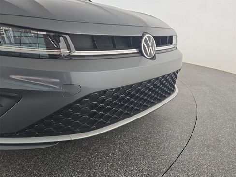 Used 2025 Volkswagen Jetta SE image 36