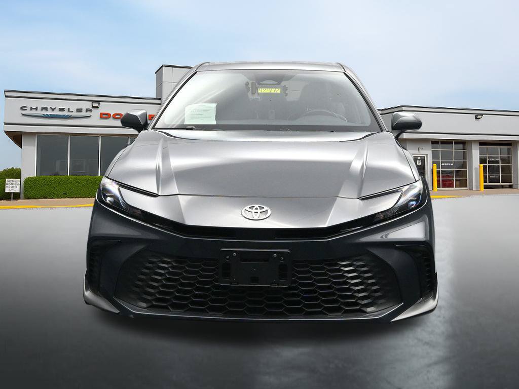 Used 2025 Toyota Camry SE FWD image 8