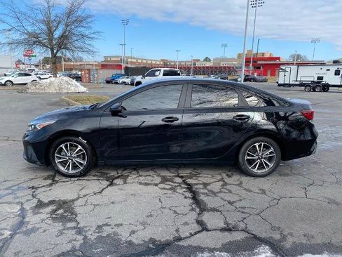 Used 2022 Kia Forte LXS w/ LXS Technology Package image 3