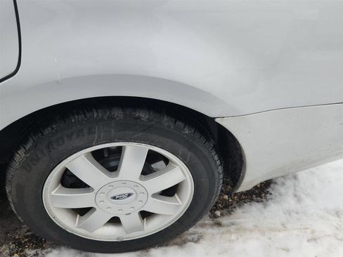 Used 2005 Ford Five Hundred SE image 6