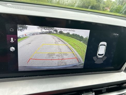 Used 2024 Kia Telluride LX FWD image 23