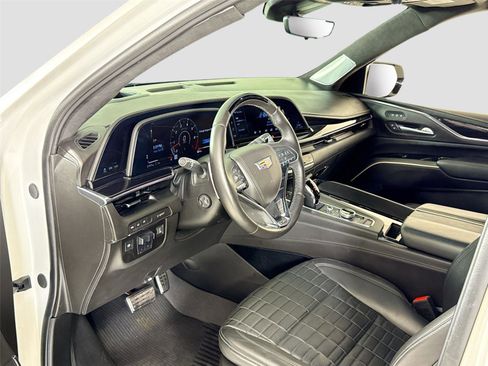 Used 2024 Cadillac Escalade V w/ LPO, ONYX Package image 13