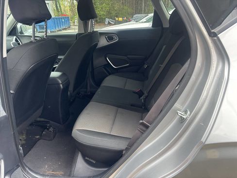 Used 2020 Kia Soul LX image 13