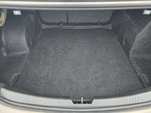 Used 2022 Chevrolet Malibu LT FWD image 26