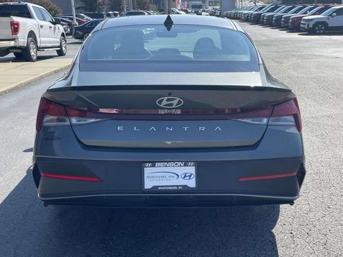 Used 2025 Hyundai Elantra Sport FWD image 5