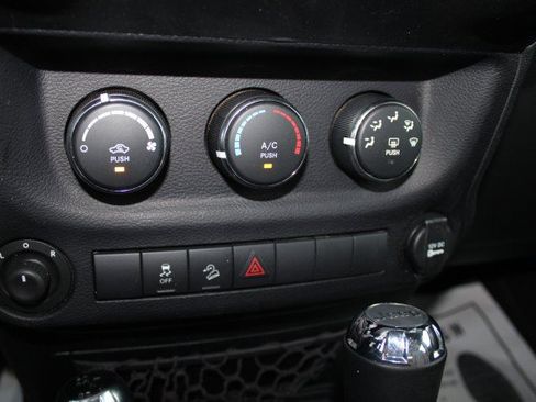 Used 2015 Jeep Wrangler Unlimited Sport w/ Quick Order Package 24S AWD/4WD image 19