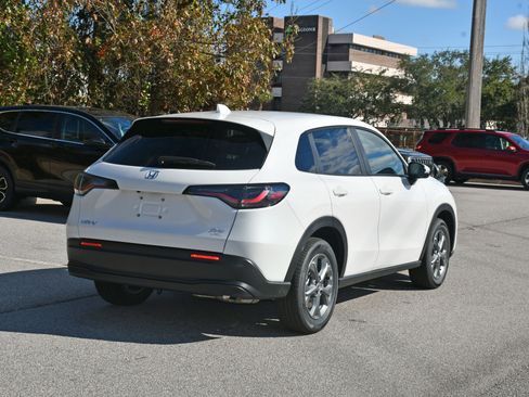 New 2026 Honda HR-V LX image 2