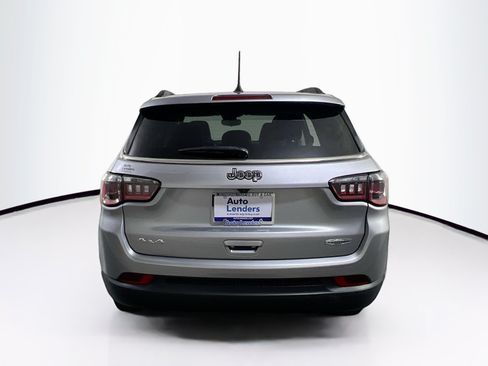 Used 2022 Jeep Compass Latitude AWD/4WD image 6