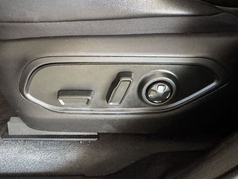 Used 2025 Jeep Grand Cherokee Limited w/ Trailer Tow Package AWD/4WD image 25