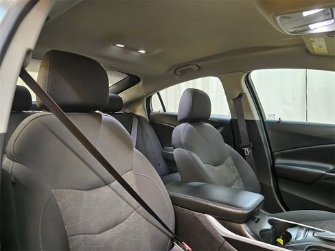 Used 2016 Chevrolet Volt LT image 11