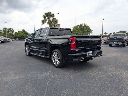 Used 2024 Chevrolet Silverado 1500 High Country w/ High Country Premium Package AWD/4WD image 5