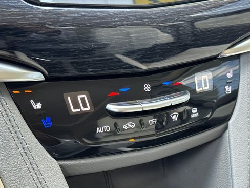 Used 2024 Cadillac XT6 Premium Luxury w/ Technology Package FWD image 25