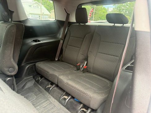 Used 2019 GMC Acadia SLE w/ LPO, Floor Liner Package AWD/4WD image 12